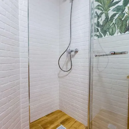 Renthas Huelin Beach Apartment *