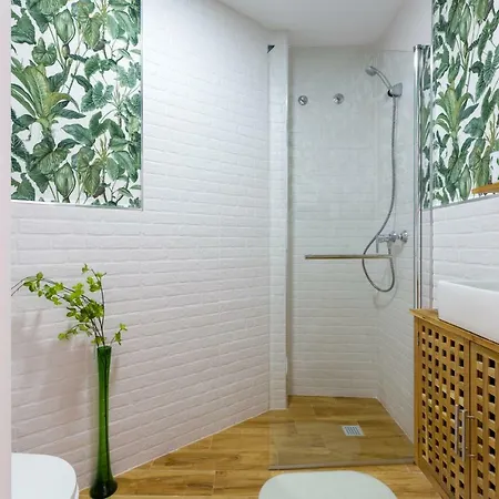 Renthas Huelin Beach Apartment