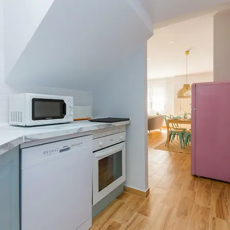 Renthas Huelin Beach Apartment *